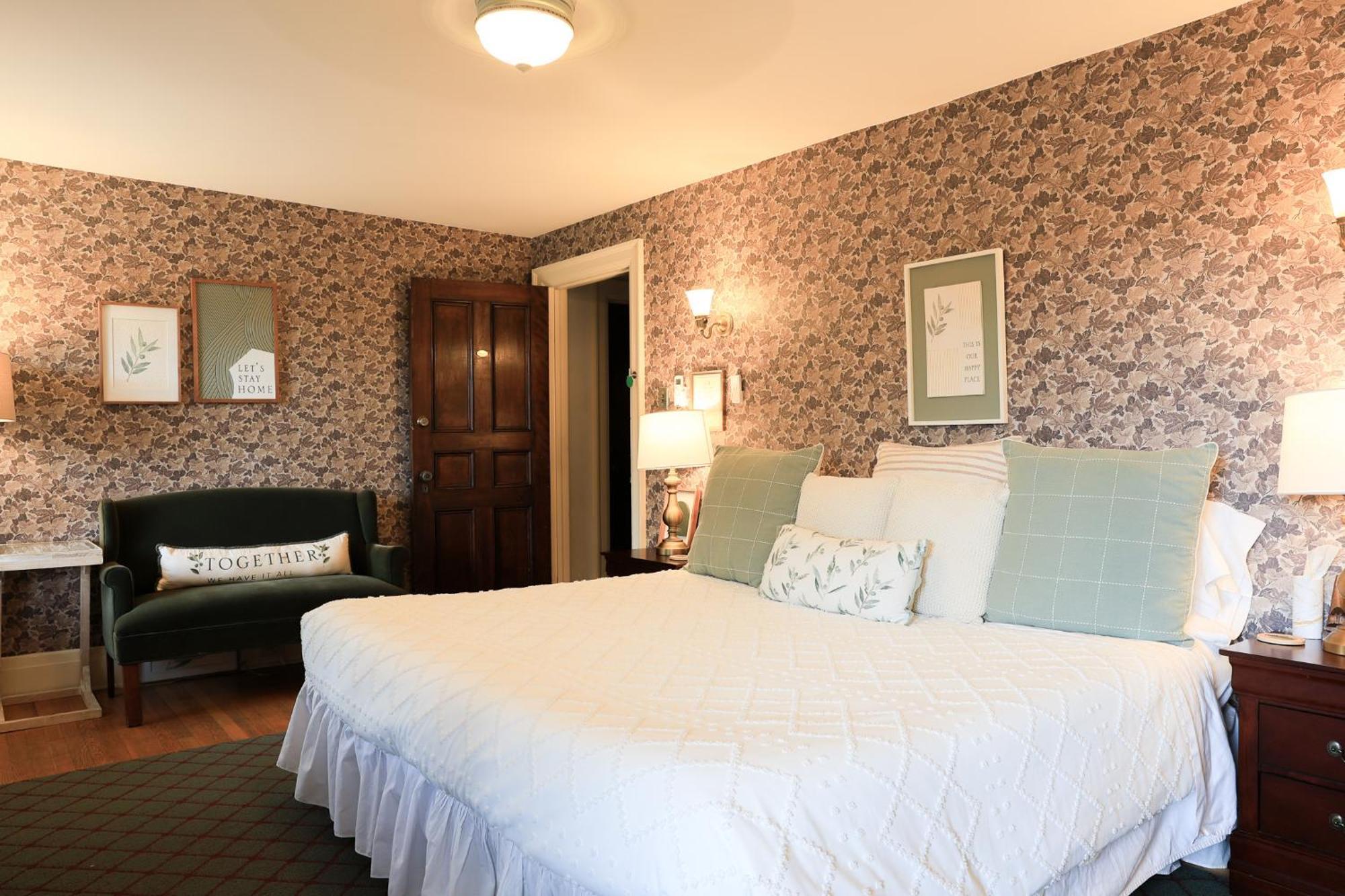 Stone Chalet Bed & Breakfast Inn Ann Arbor Buitenkant foto